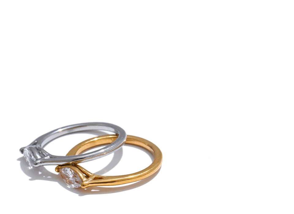 Anel Éclaire Cravejado Banhado em Ouro 18k